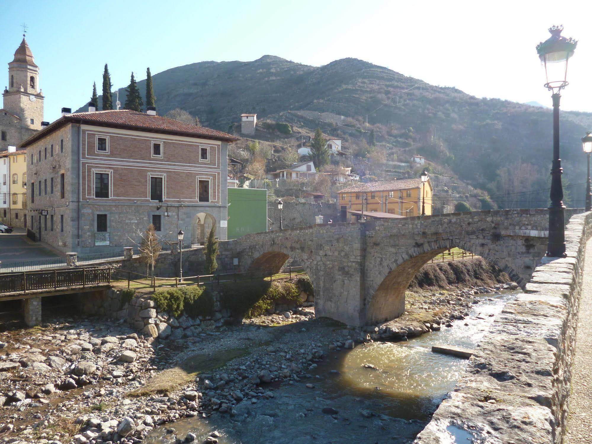 Casasdetrevijano Canon Del Rio Leza Soto en Cameros Esterno foto
